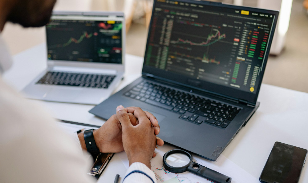 Can You Work Part-Time AND Still Get Unemployment Benefits?
