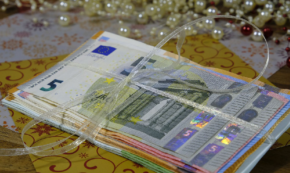 Mutual Funds: How Can You Start Investing, and Why Should You?