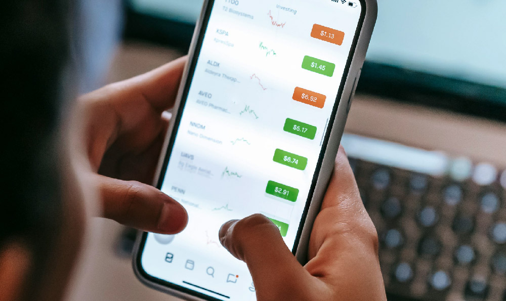 How Much Do Servers Earn & Is It Enough?
