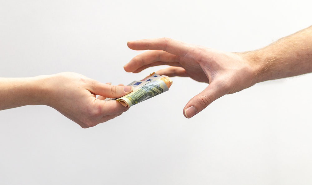How Much Money Do You Need to Earn to File Taxes? What's the Minimum Income for Tax Filing?
