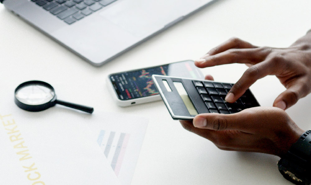 How Much Can You Earn? What's a Bartender's Salary?
