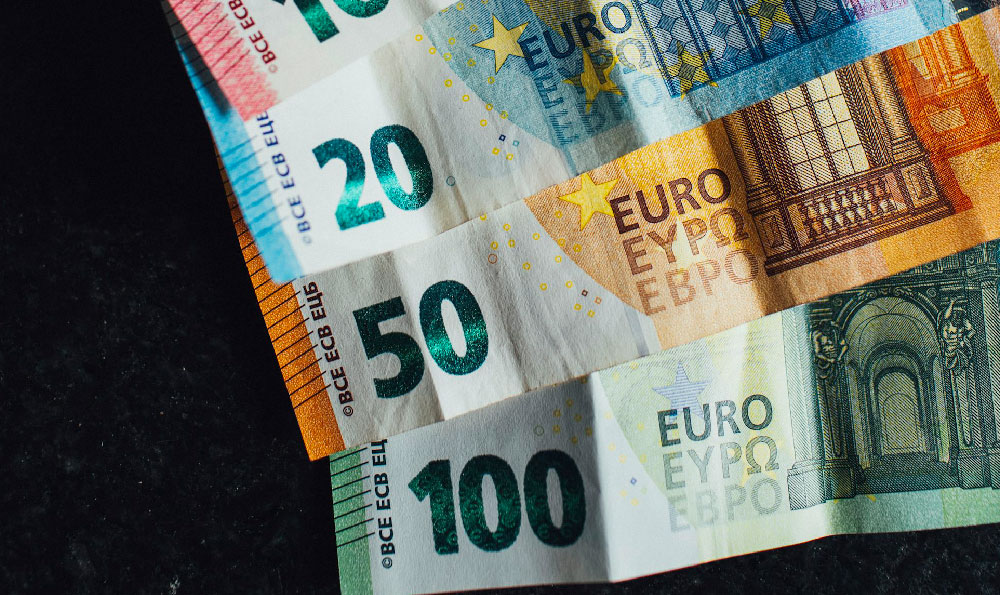 

Waiter Earnings: How Much Do They Make? Average Salary Insights