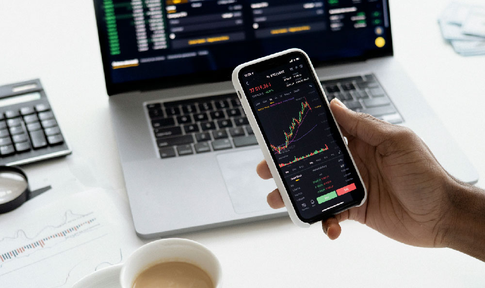 Roth IRA Vanguard: How to Invest? Where to Start?